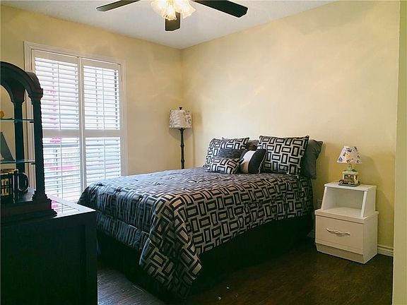 4th image of 2225 Greenpark Dr