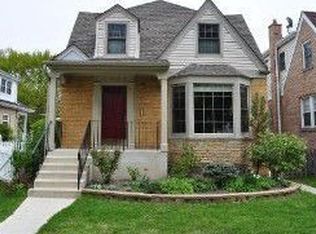 7133 N Oleander Ave, Chicago, IL
