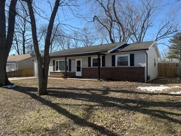 903 Coral Dr, Fairview Heights, IL 62208