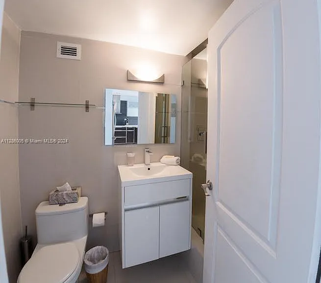 5601 Collins Ave #1206 — Photo 20