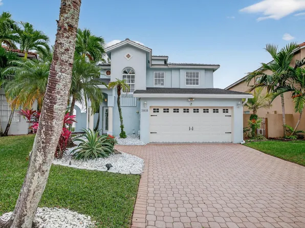 10638 NW 7th Street, Pembroke Pines, FL 33026