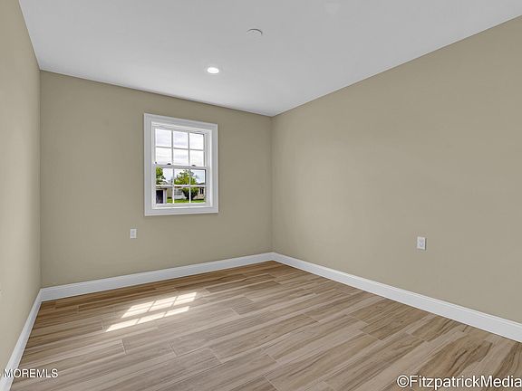 5th image of 35 Markham Road