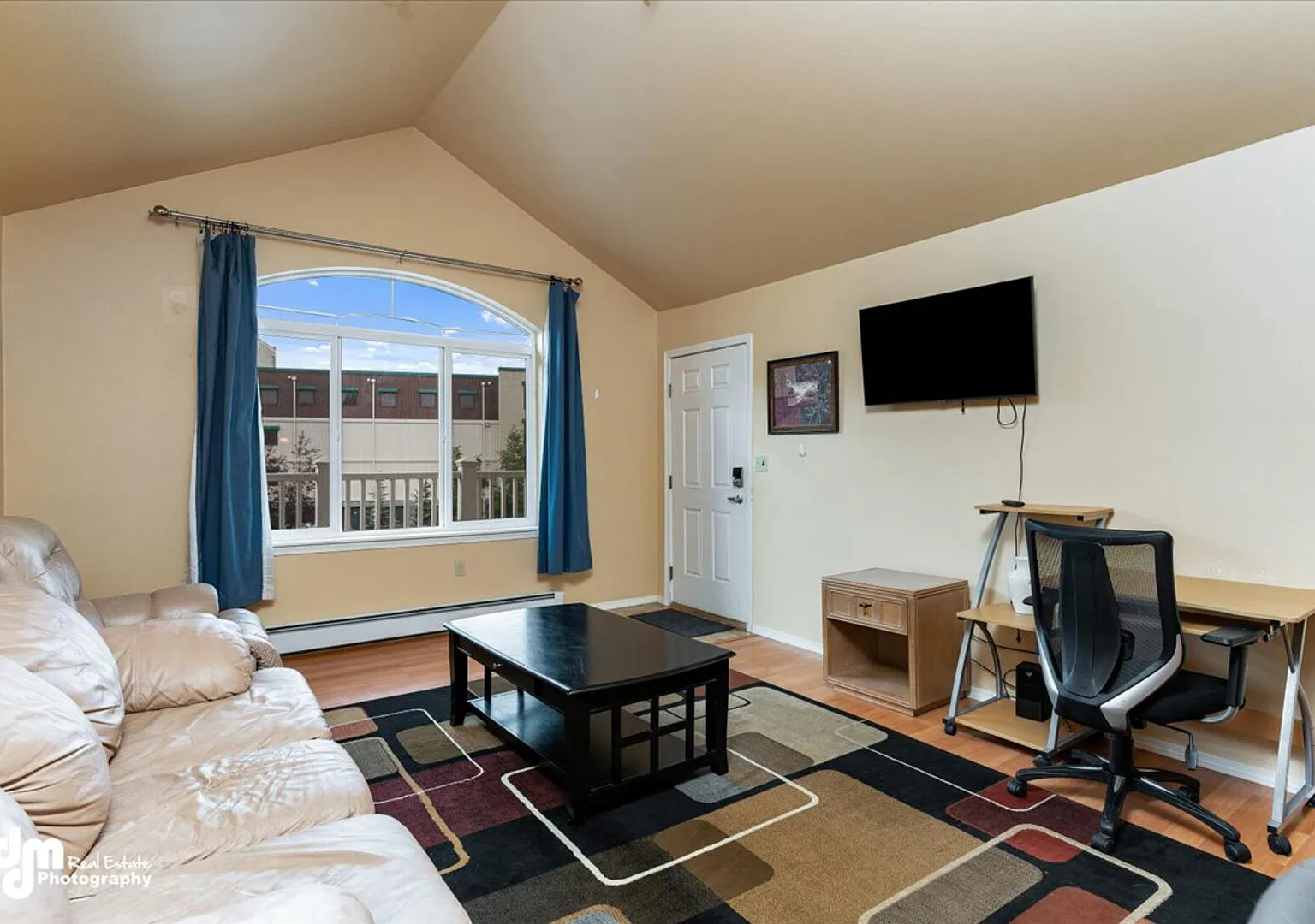 Fully Furnished 1-Bedroom Apartment for Rent in Anchorage UMED Distr — Photo 4