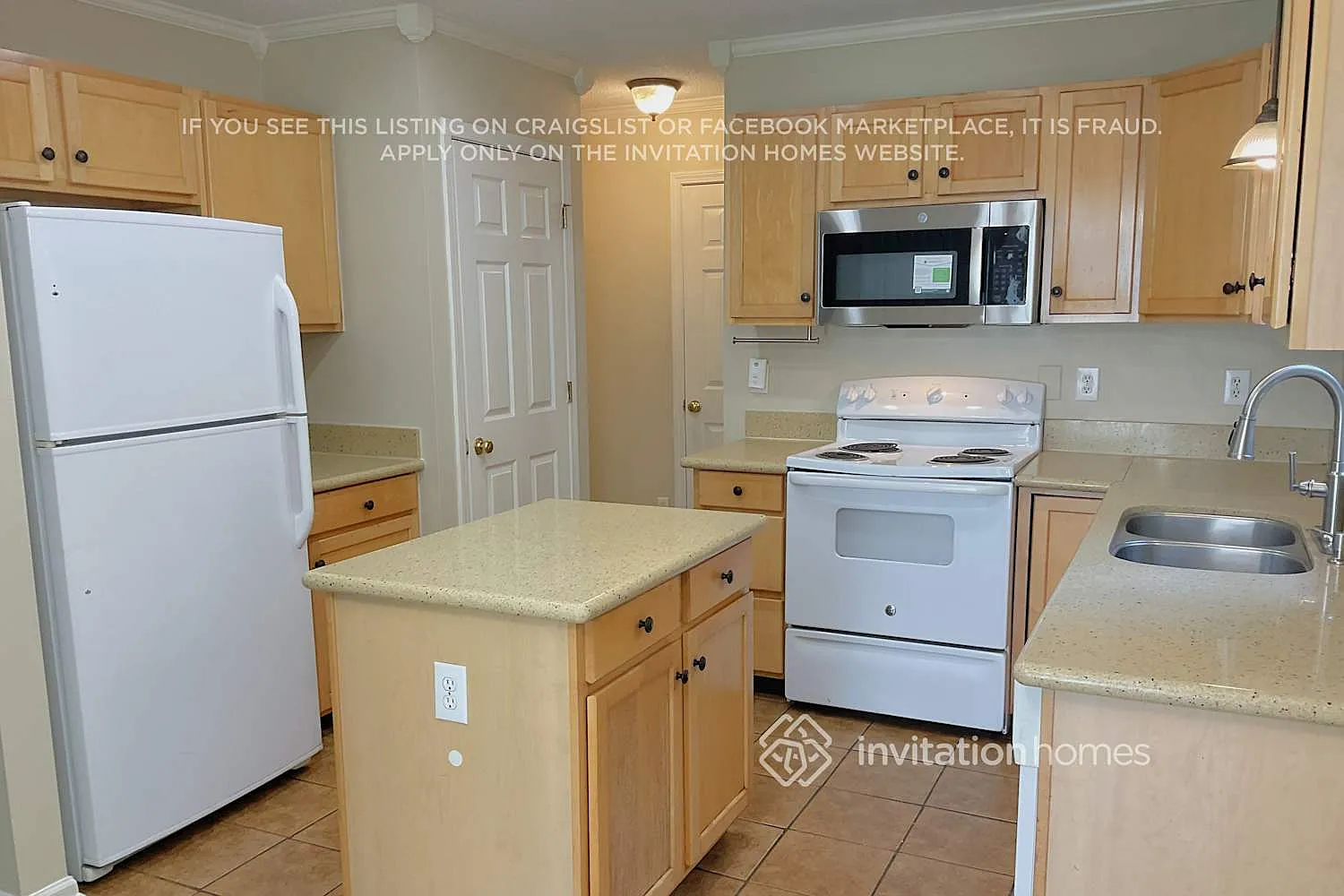 1320 Harland St Charlotte, NC 28216 — Photo 4