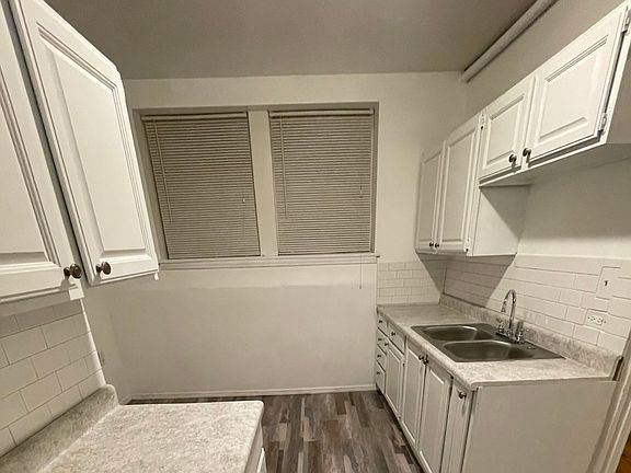 3rd image of 7926 S Kingston Ave #2W