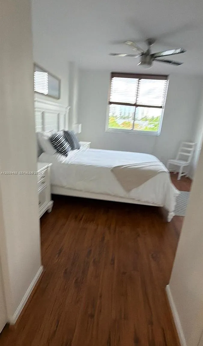 Venture At Aventura East — Photo 3
