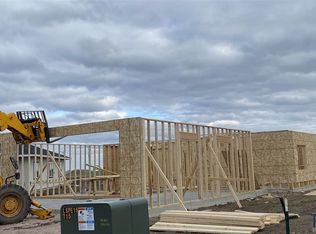 718 Pacific Cir, Harrisburg, SD 57032