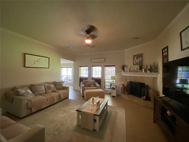 1206 Mullins Ct — Photo 11