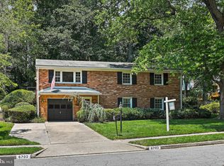 6702 Greenview Ln, Springfield, VA 22152