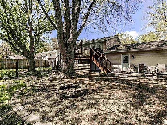 4th image of 838 Evergreen Dr