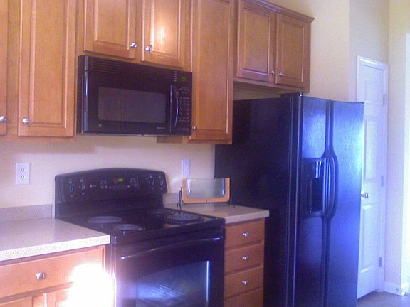 Kitchen w/42 in Cabinets & Corian Countertops
