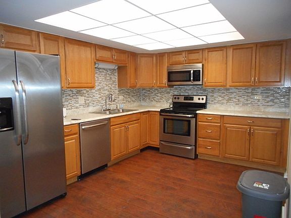 5th image of 10225 S Komensky Ave