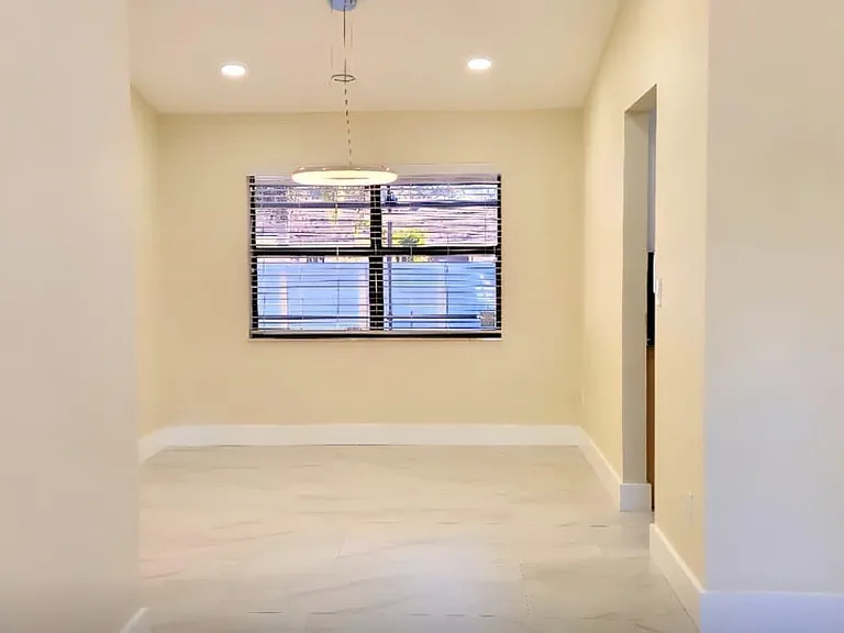 11516 SW 54th St — Photo 24