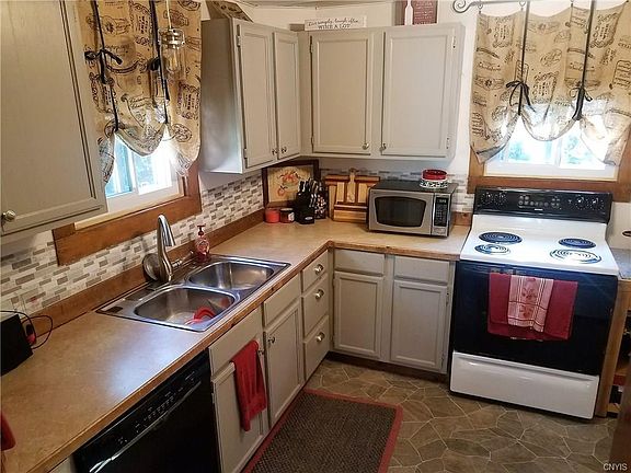 2nd image of 52 Church St