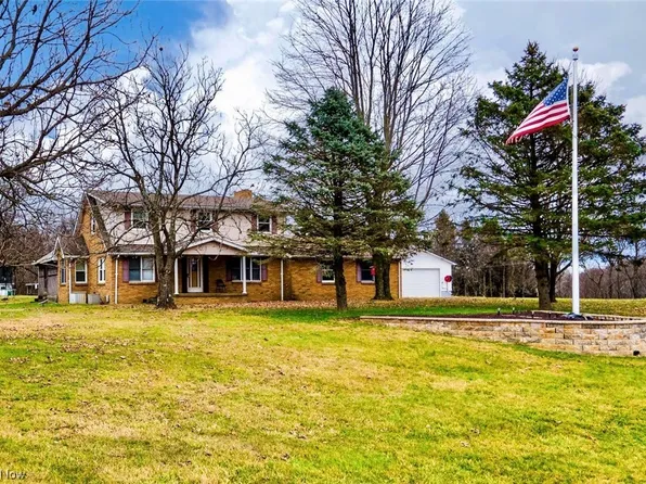 1303 Tope Rd, New Cumberland, WV 26047