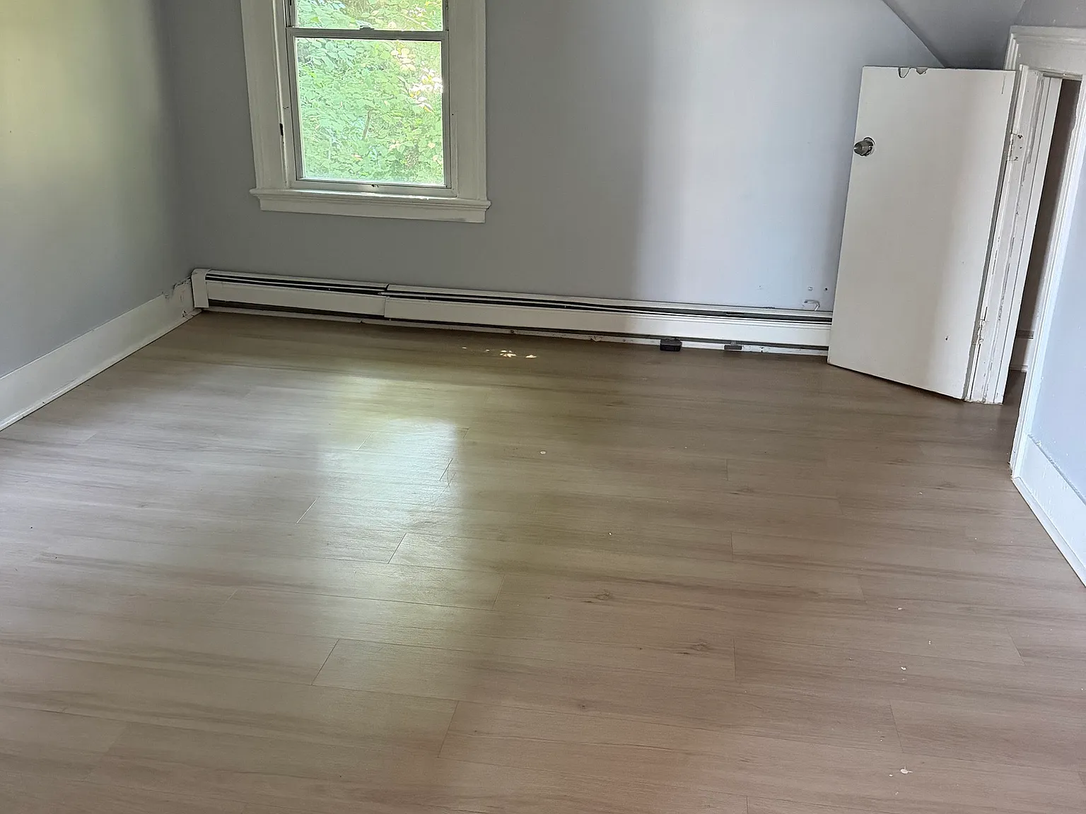 2 bed, 1.0 bath, 2634 sqft, $1,300 — Photo 4