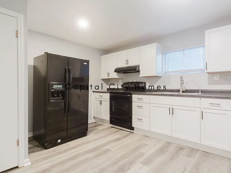 1308 W 18th St — Photo 4
