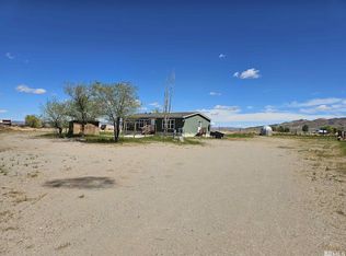 10 Holmes Ct, Yerington, NV 89447