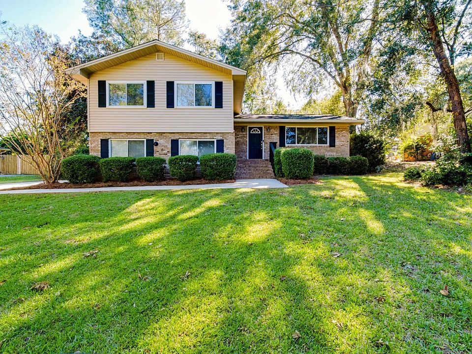 1st image of 3037 Corrib Dr