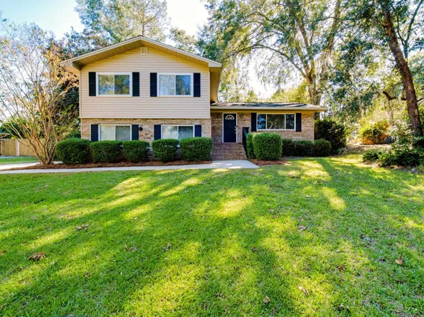 3037 Corrib Dr, Tallahassee, FL 32309