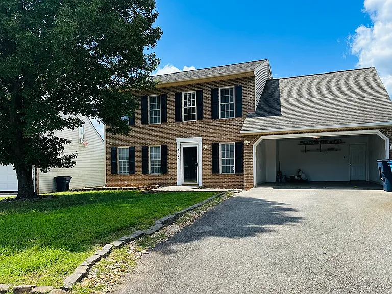 4826 Golfview Dr NE — Photo 2