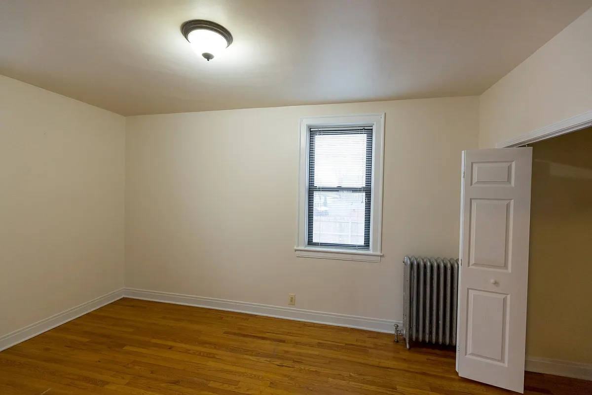 Building Photo - 2603 N Harding Ave #1