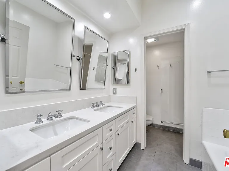 11939 Gorham Ave #105 — Photo 31