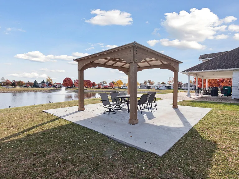 Lakeview Estates on Lawndale — Photo 7