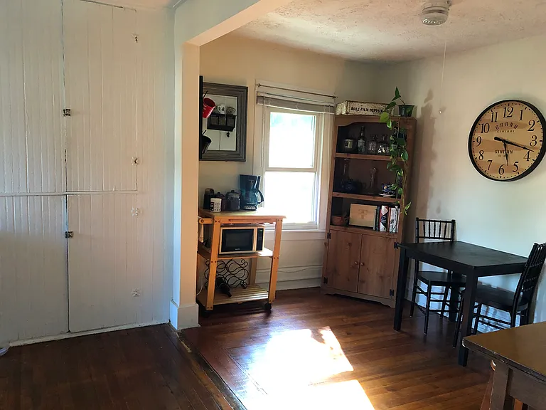 221 W Lincoln St #2 — Photo 5