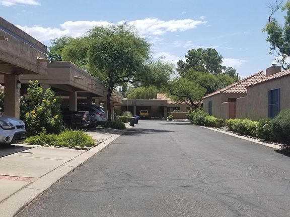 Bentley Avenue.