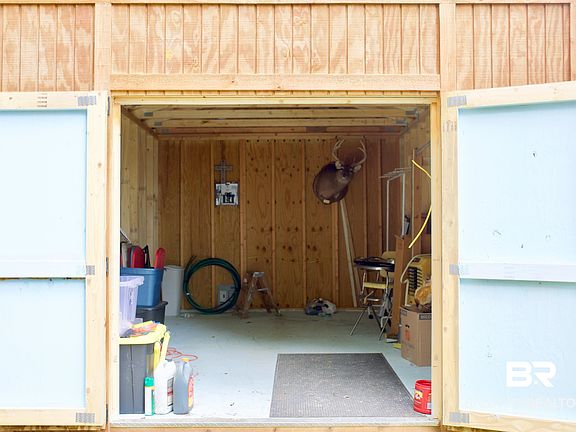5th image of 17347 Harris Cir