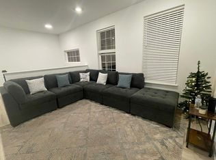 602 Neubauer Cir, Lindenhurst, IL 60046