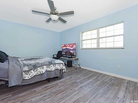5th image of 5590 NE 167th Ct