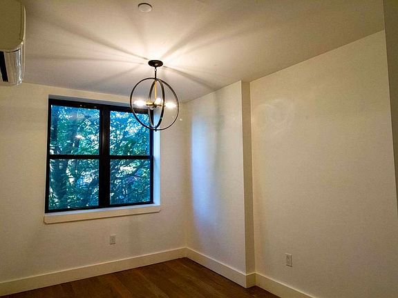 5th image of 826 Saint Johns Pl #4L