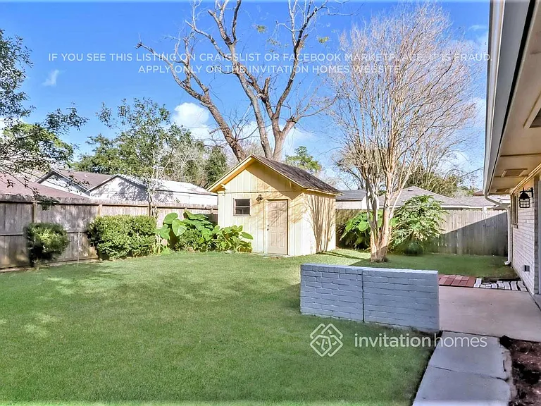 2104 Yorktown Ct N — Photo 15
