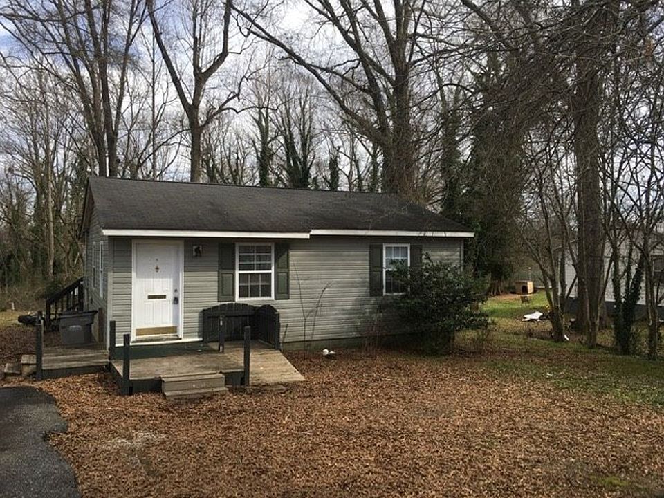 1st image of 102 Farmview St