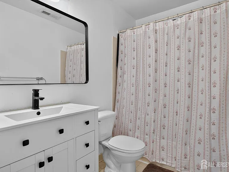 5208 Ravens Crest Dr — Photo 16