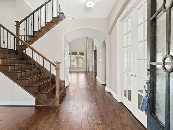 4th image of 2034 Graystone Hills Dr