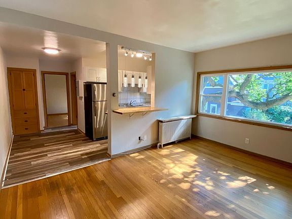 3rd image of 2176 Dayton Ave #11481103