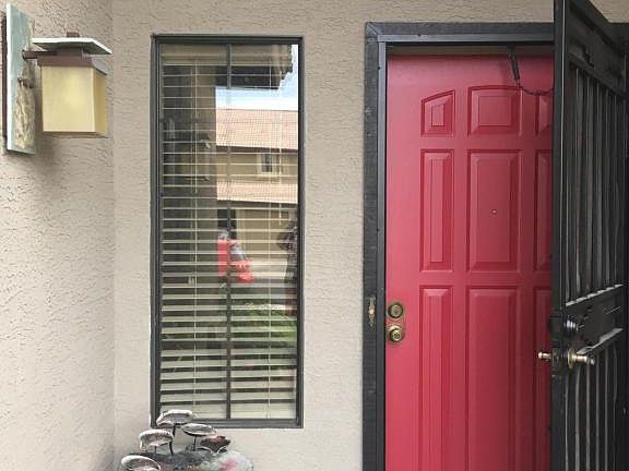 3rd image of 525 W Sierra Madre Ave