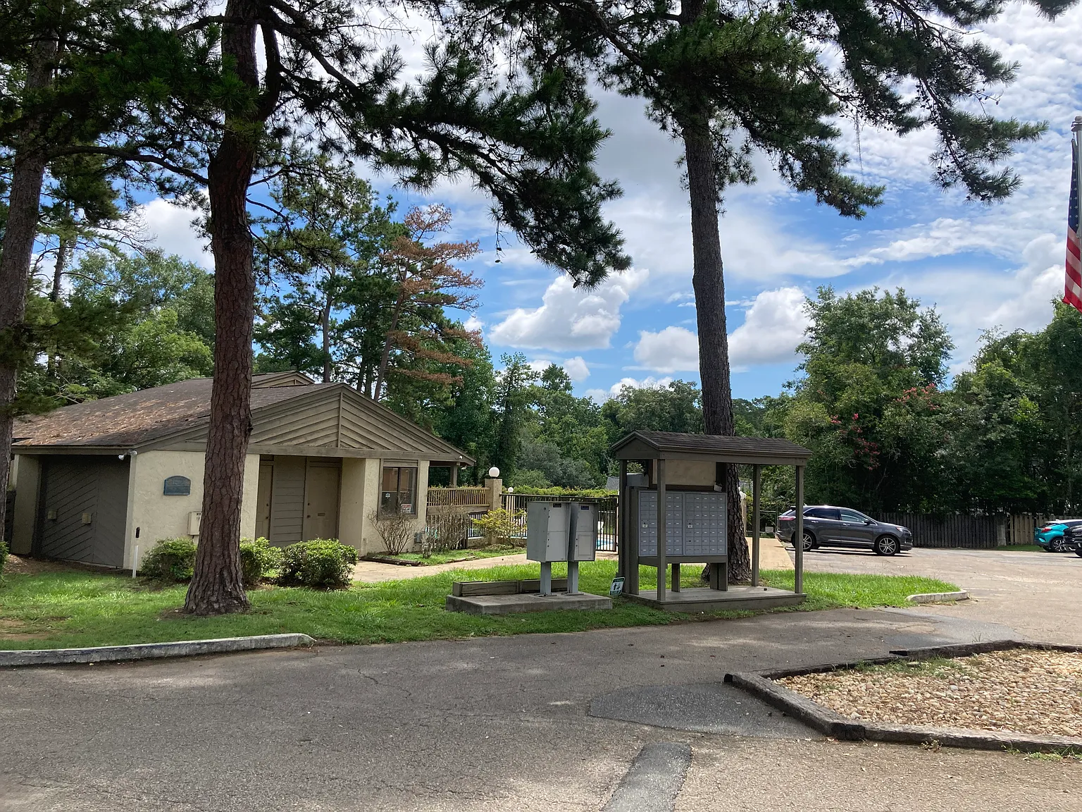 2 bed, 1058 sqft, $1,400 — Photo 2