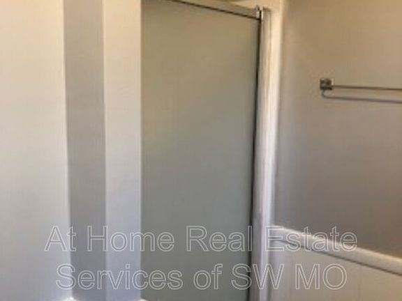5th image of 635 S Main Ave APT 1