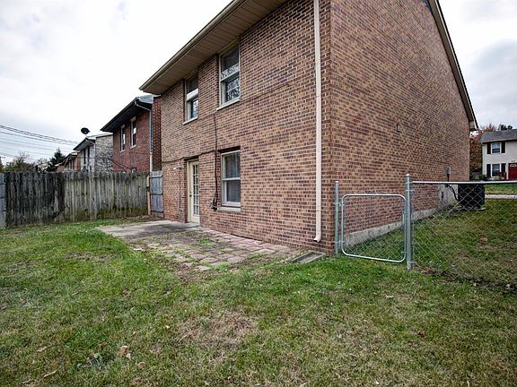 3rd image of 1019 Tatesbrook Dr