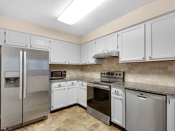 5th image of 55 Bay Dr APT 4203