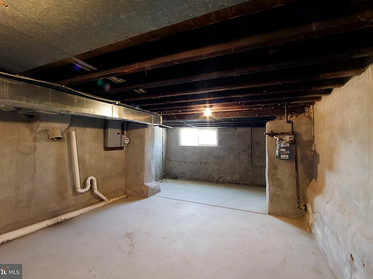 2677 Aramingo Ave — Photo 28
