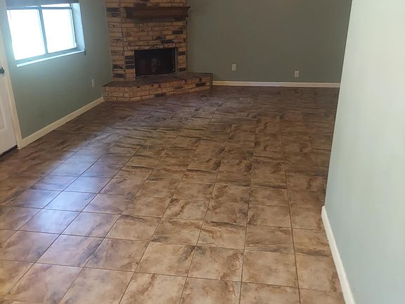 4th image of 7418 Lone Oak Dr