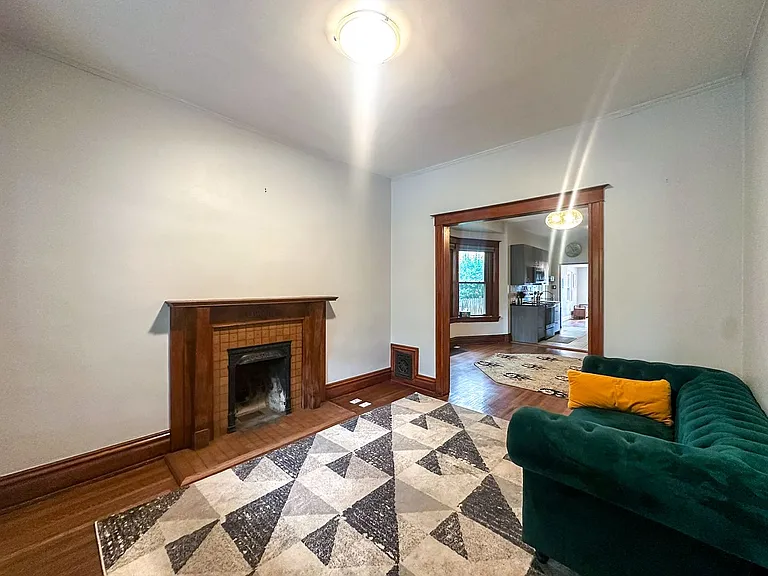 315 N Lincoln St — Photo 8