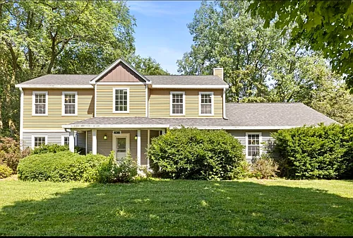 436 Cambridge Way Photo 1