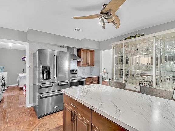 3rd image of 519 Brighton Way