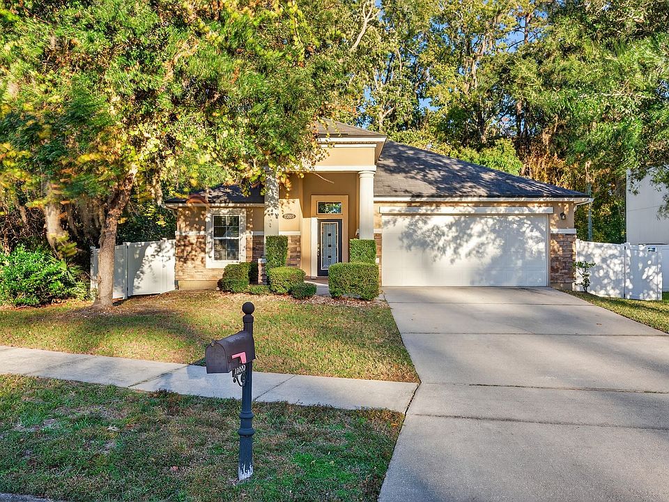 1st image of 15885 Bainebridge Dr
